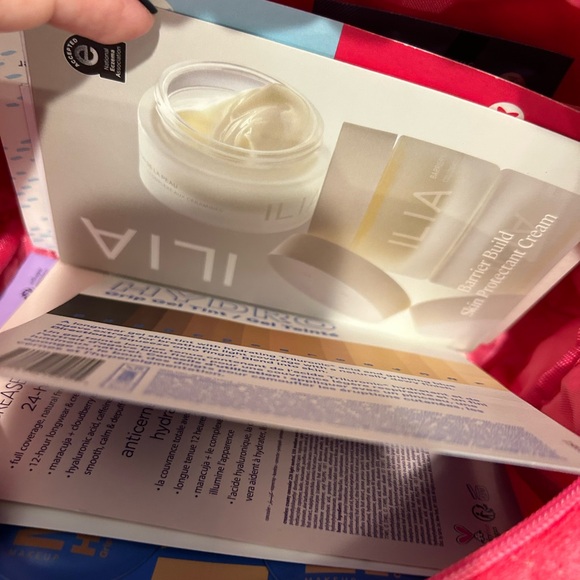 Beauty samples bundle - Picture 5 of 10